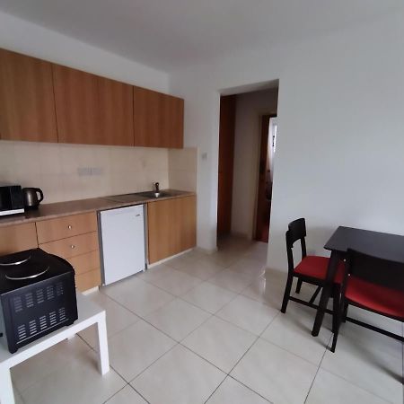 Polycarpou 48 Apartment Paphos Luaran gambar