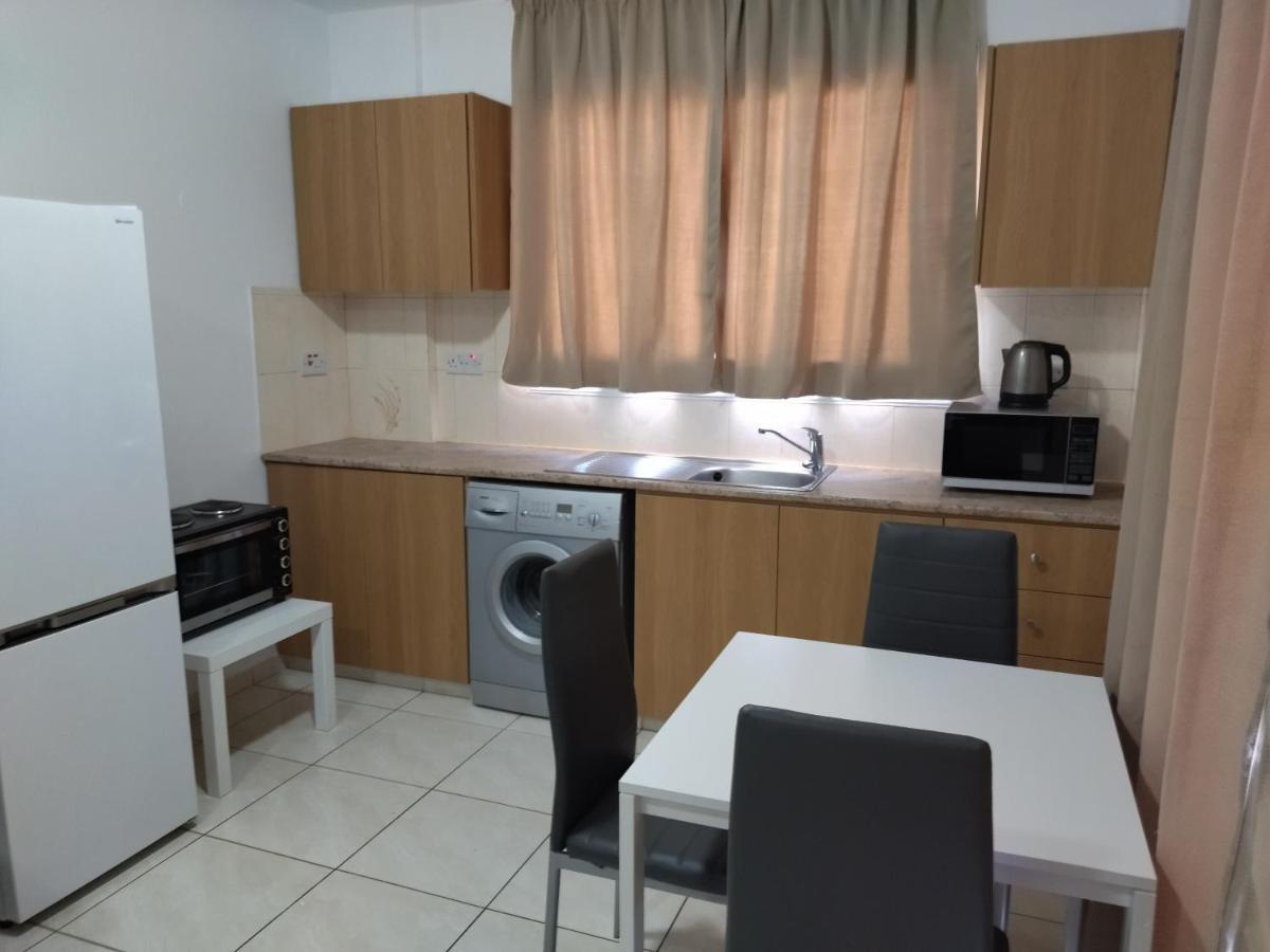 Polycarpou 48 Apartment Paphos Luaran gambar