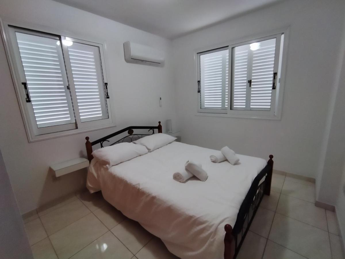 Polycarpou 48 Apartment Paphos Luaran gambar