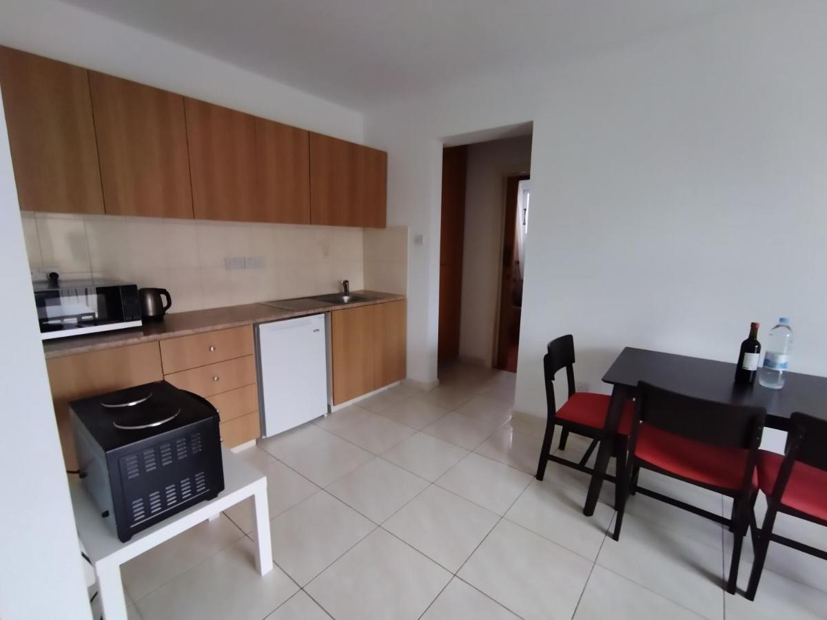 Polycarpou 48 Apartment Paphos Luaran gambar